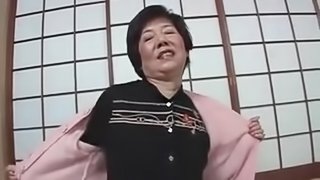 Giving Pleasure to a Japanese Gilf